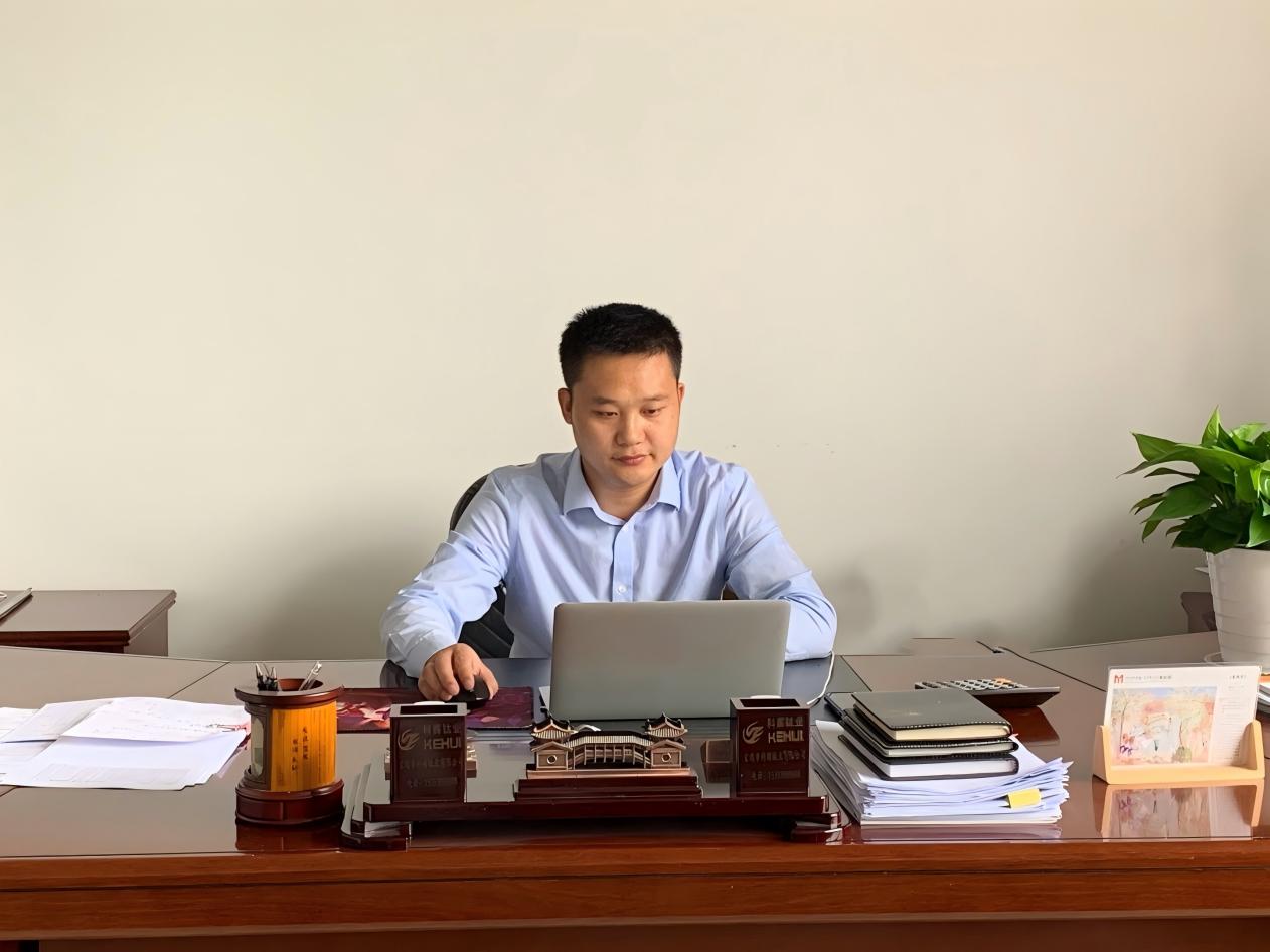 我公司總經(jīng)理熊自強被評為“隨州市勞動模范和先進工作者”